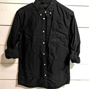 H&M black button down